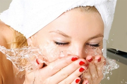 Làm sao để ngăn ngừa những nếp nhăn trên da mặt bạn?