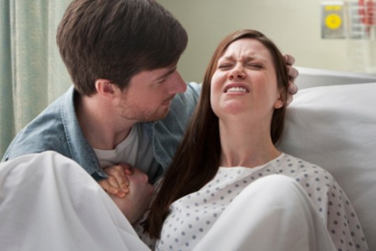 9 nỗi sợ các mẹ bầu thường gặp trước khi sinh nở