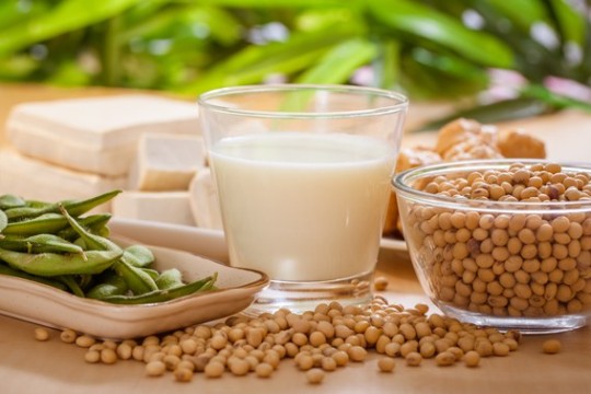 Những tác dụng tuyệt vời của sữa đậu nành với sức khỏe và nhan sắc