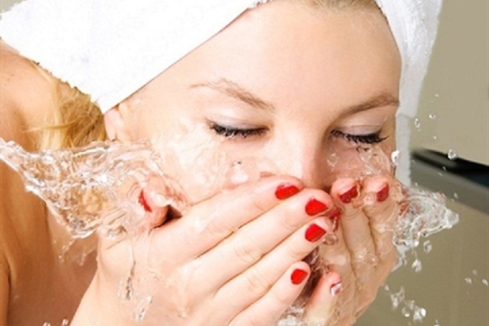 Làm sao để ngăn ngừa những nếp nhăn trên da mặt bạn?