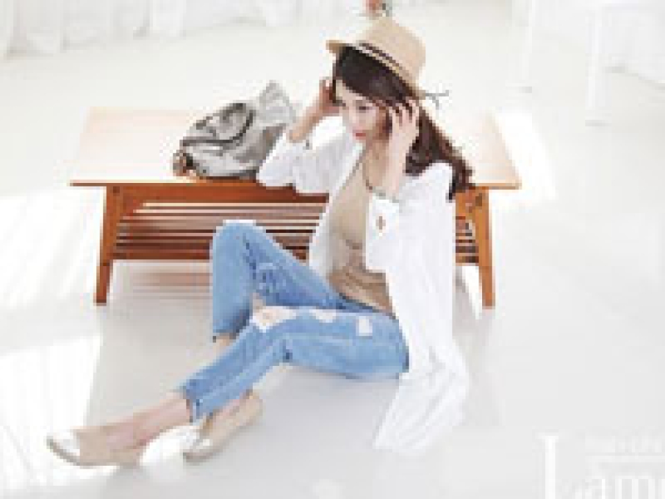 Jeans trên phố những ngày cuối hè